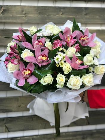 Букет цветов из: Розы и Хризантемы в Оредеж