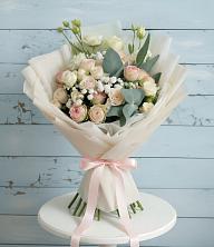 Букет цветов из:  Розы и Лизиантусы в Оредеж