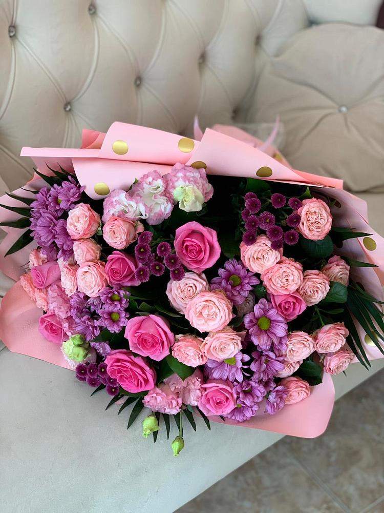 Букет цветов из: Хризантемы, Розы и Лизиантусы в Оредеж