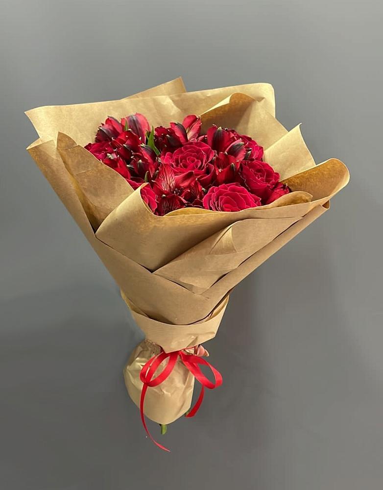 Букет цветов из: Альстромерии и Розы в Оредеж