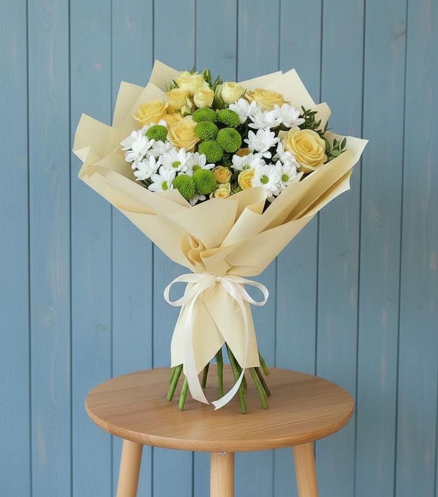 Букет цветов из: Хризантемы и Розы в Оредеж