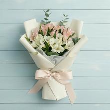 Букет цветов из:  Альстромерии в Оредеж