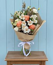 Букет цветов из:  Альстромерии, Лизиантусы, Розы и Хризантемы #REPLACE_PRED# Оредеж