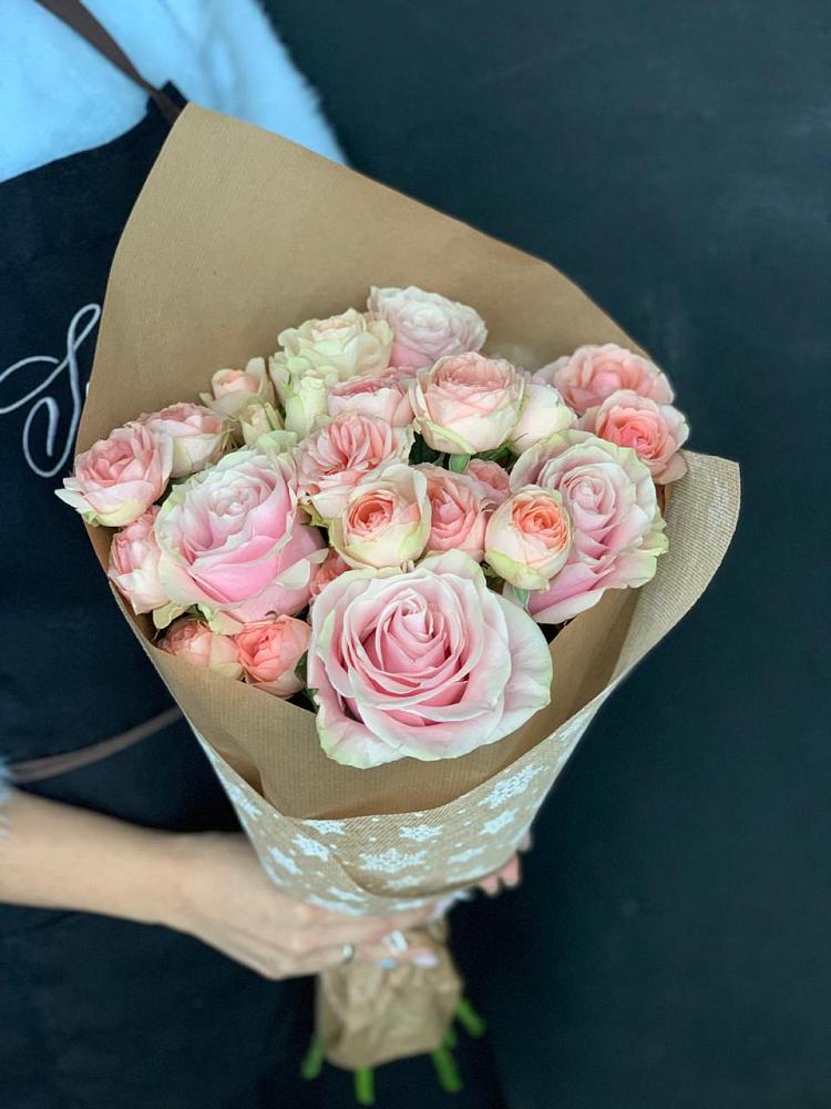 Букет цветов из: Хризантемы и Розы в Оредеж