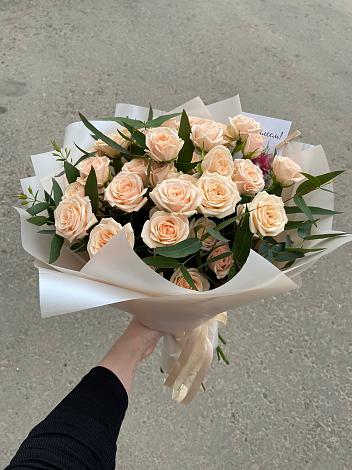 Букет Кремовые розы Латте в Оредеж