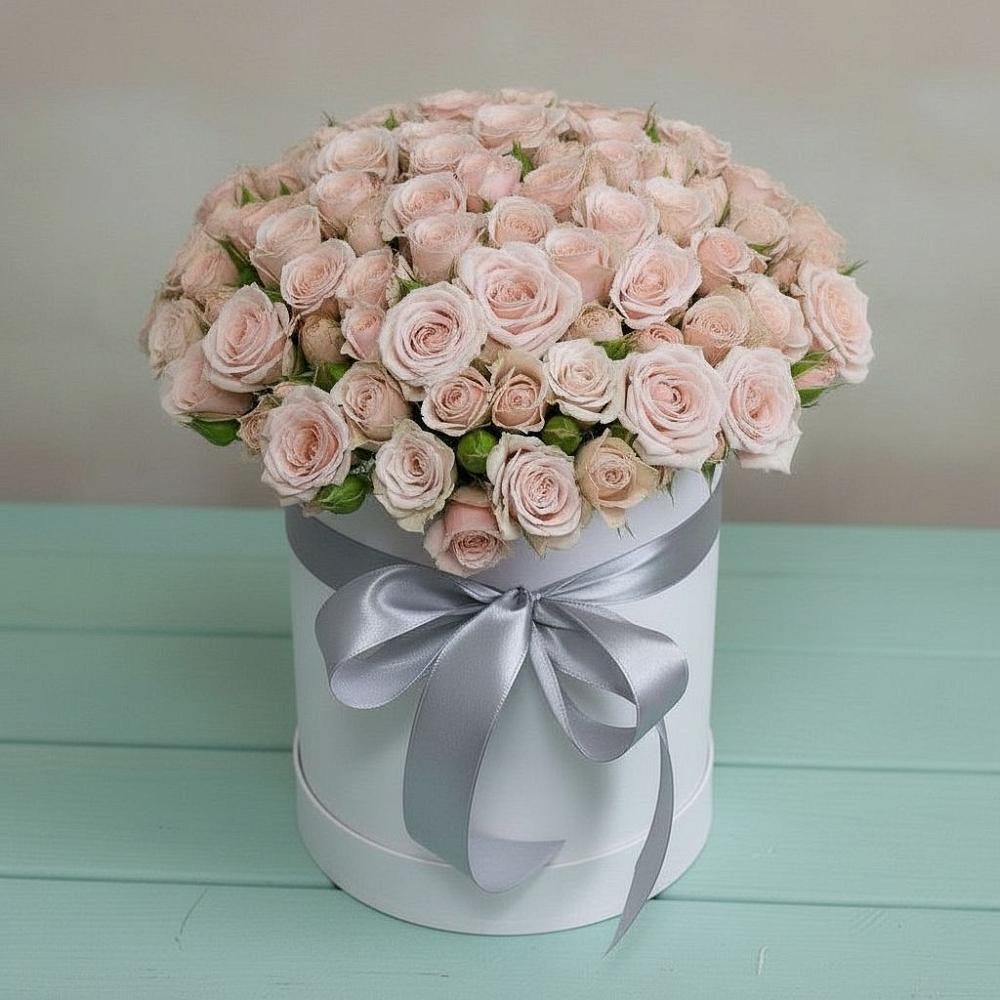 Цветочная композиция из Розы в шляпной коробке в Оредеж